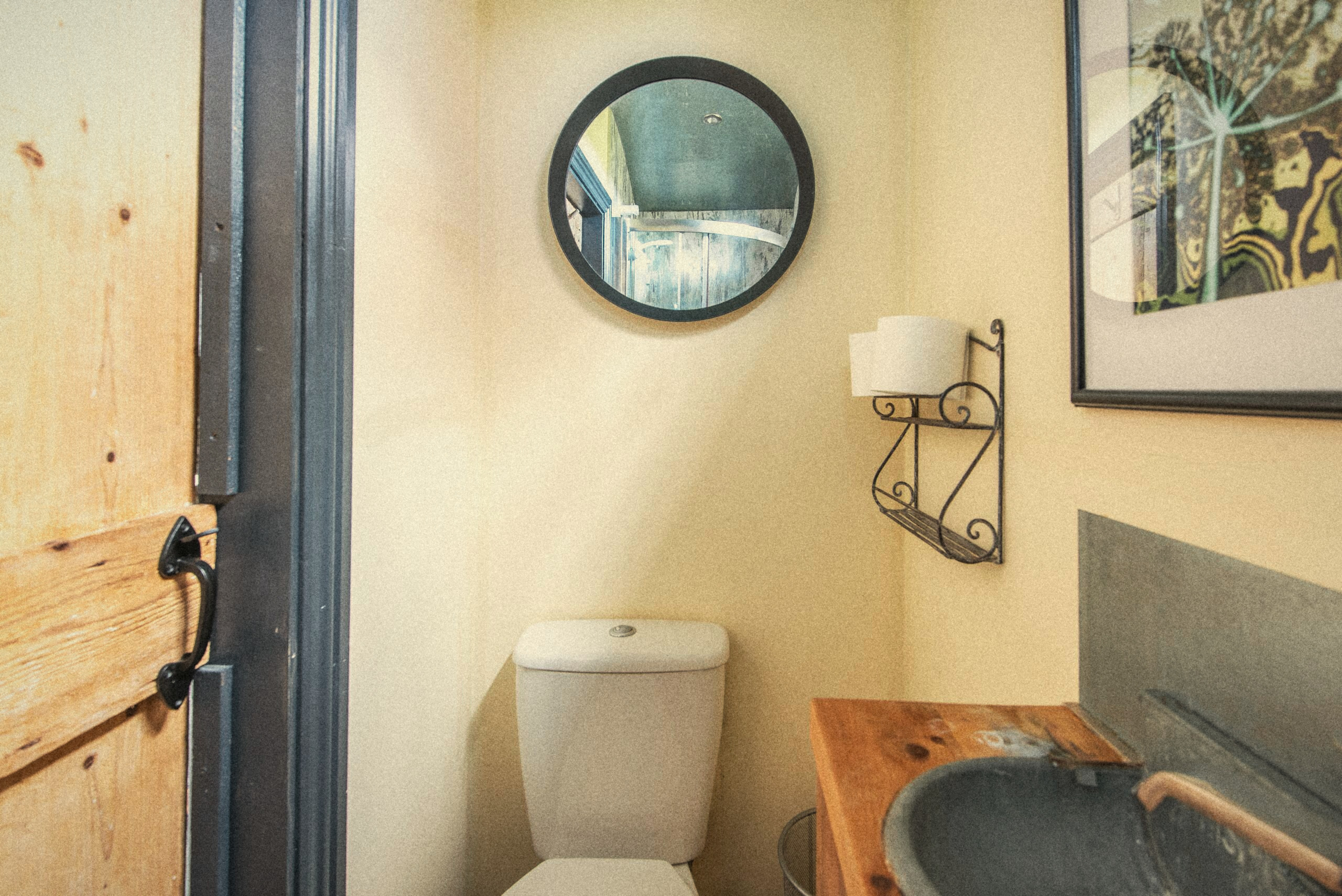 The Carriage bathroom with basin and WC
